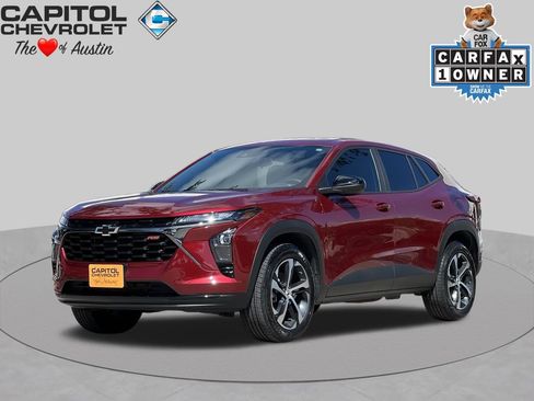 Used 2025 Chevrolet Trax RS w/ Sunroof Package FWD image 1