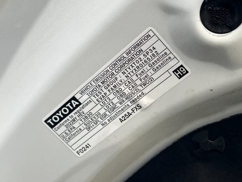 Used 2022 Toyota Highlander XLE image 30