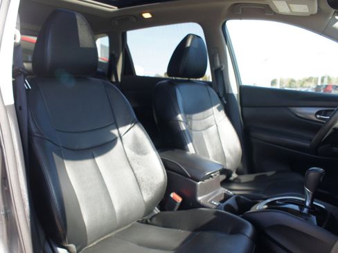 Used 2016 Nissan Rogue SL w/ SL Premium Package image 24