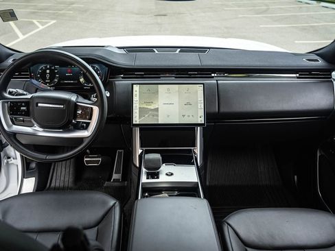 Used 2024 Land Rover Range Rover SE AWD/4WD image 20