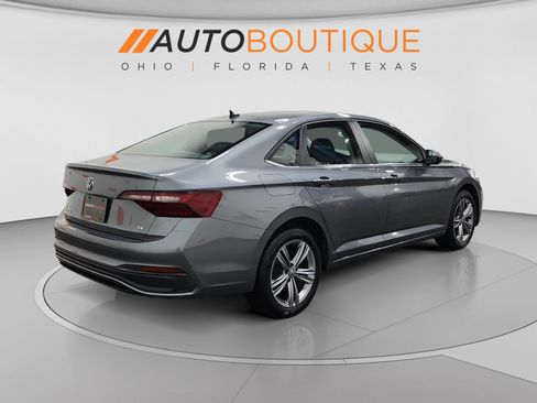 Used 2023 Volkswagen Jetta SE FWD image 6