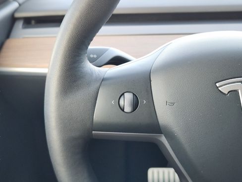 Used 2022 Tesla Model Y Performance AWD/4WD image 24