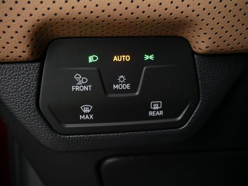 Certified 2025 Volkswagen Atlas Cross Sport SEL R-Line AWD/4WD image 27