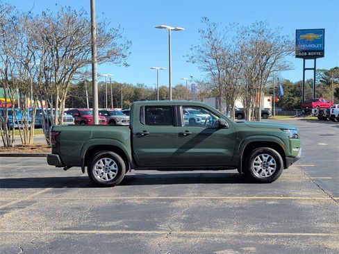 Used 2024 Nissan Frontier SV w/ SV Convenience Package image 2