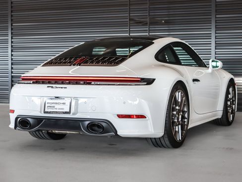 Used 2025 Porsche 911 Carrera image 10