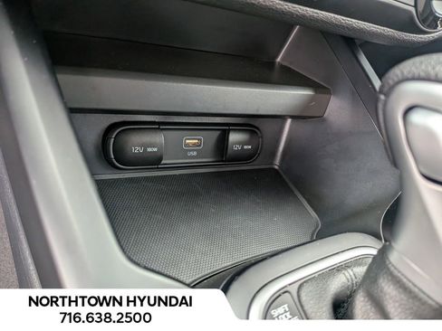 Used 2023 Kia Soul LX FWD image 15