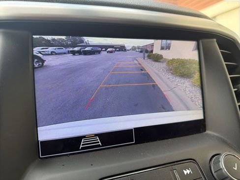 Used 2021 GMC Acadia SLE FWD image 18