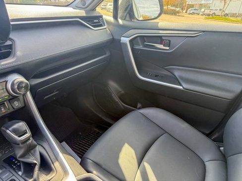 Used 2023 Toyota RAV4 XLE Premium image 18