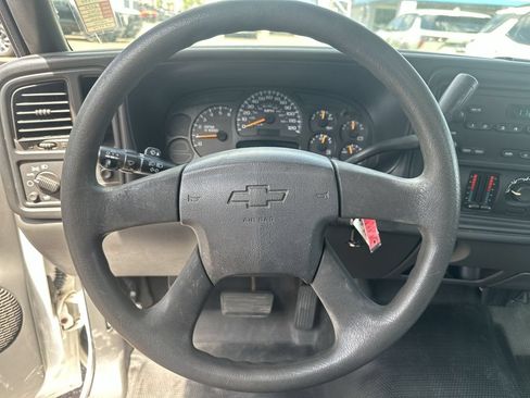 Used 2004 Chevrolet Silverado 1500 W/T RWD image 19