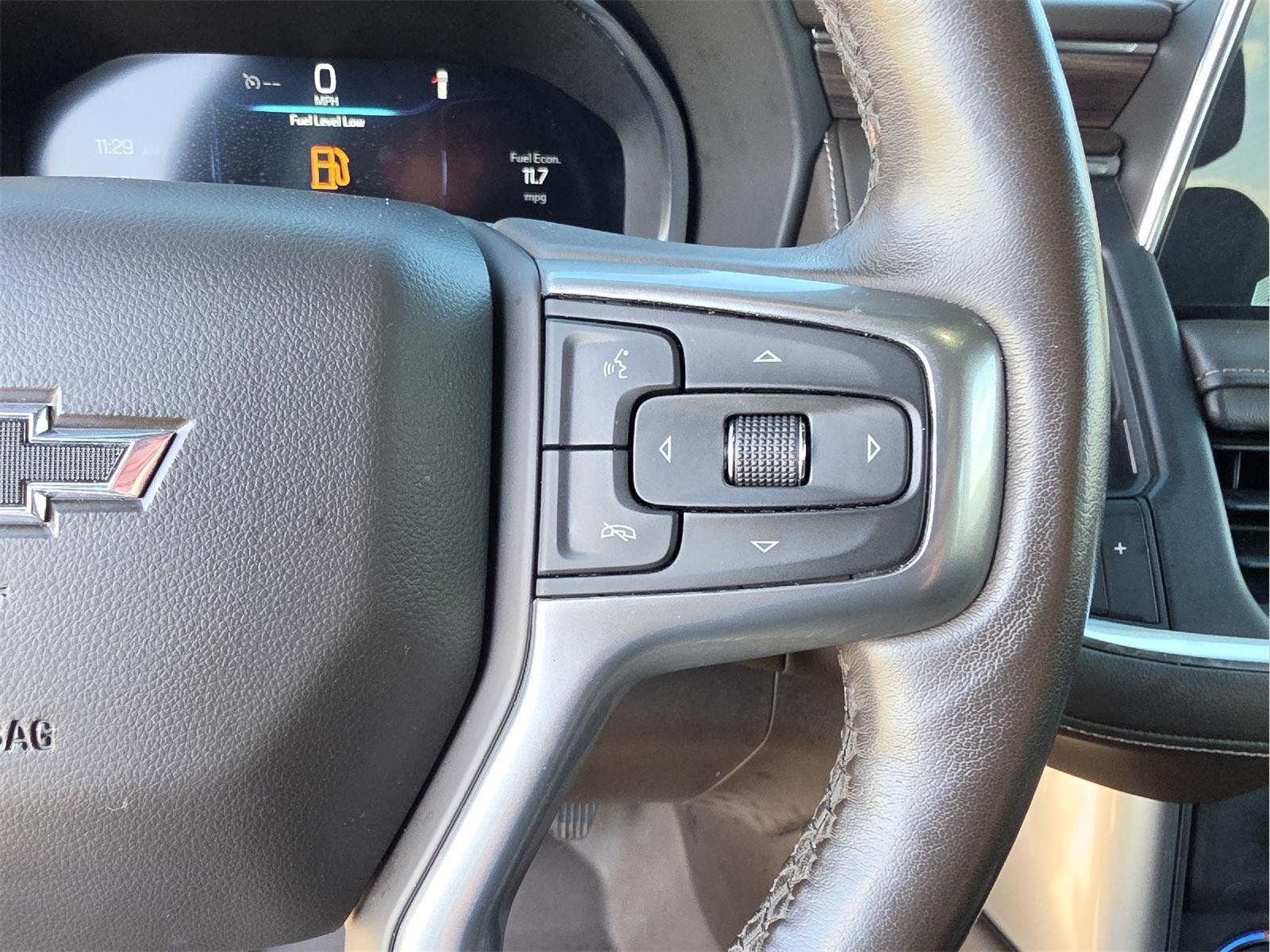 Used 2022 Chevrolet Tahoe Z71 w/ Luxury Package AWD/4WD image 27