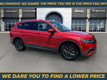 Used 2023 Volkswagen Tiguan SE w/ Panoramic Sunroof Package