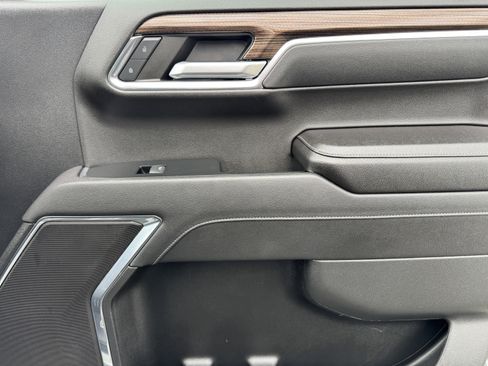 Used 2023 Chevrolet Silverado 1500 LT image 25