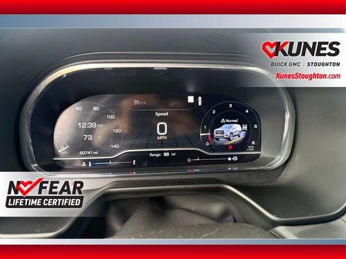 Used 2022 GMC Yukon SLT AWD/4WD image 32