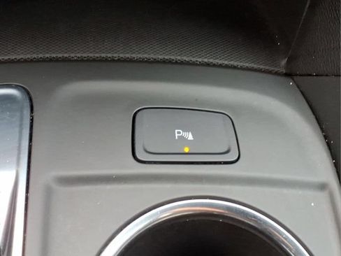 Used 2024 Chevrolet Equinox LT FWD image 22