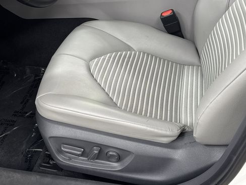 Used 2021 Toyota Camry SE FWD image 26