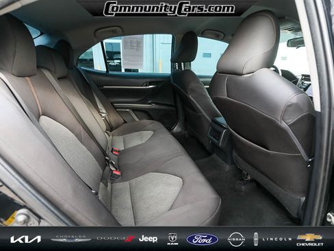 Used 2019 Toyota Camry LE image 22