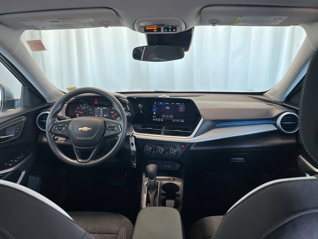 Used 2024 Chevrolet Trax LS w/ LS Convenience Package FWD image 9