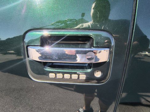 Used 2013 Ford F150 Lariat w/ Lariat Chrome Pkg image 11