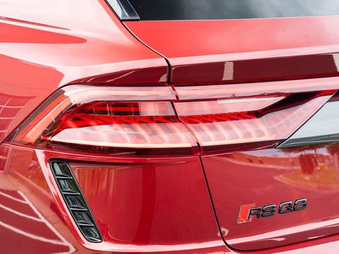 Used 2022 Audi RS Q8 w/ Carbon Optic Package AWD/4WD image 20