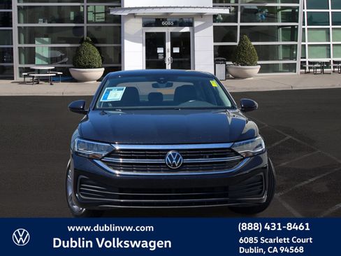 Certified 2024 Volkswagen Jetta SE FWD image 2