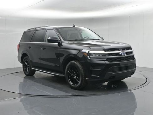 Used 2023 Ford Expedition XLT image 61