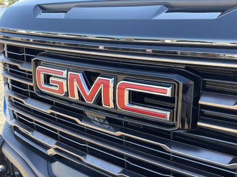 Used 2023 GMC Sierra 1500 AT4X image 31