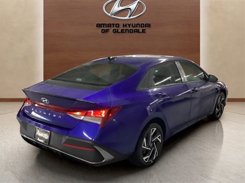 Used 2025 Hyundai Elantra Sport image 5