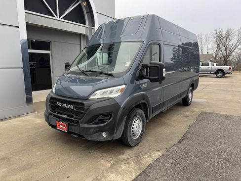 Used 2024 RAM ProMaster 3500 image 2