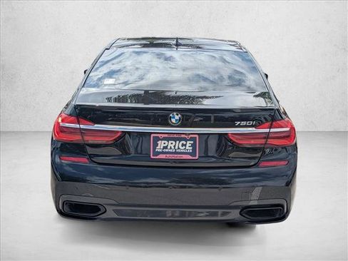 Used 2019 BMW 750i w/ Executive Package image 7
