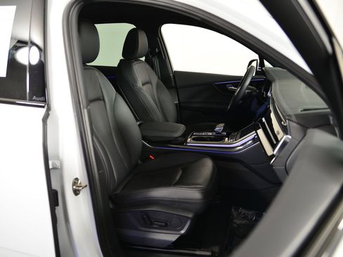 Used 2025 Audi Q7 2.0T Premium w/ Convenience Plus Package image 17