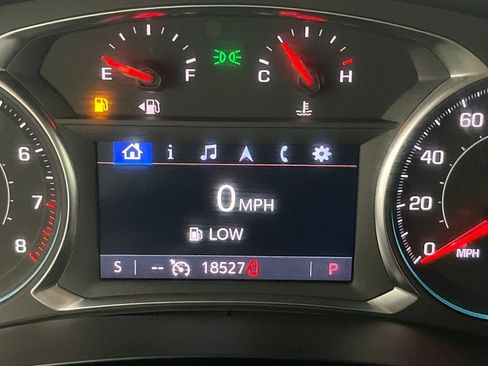 Used 2023 Chevrolet Traverse LT FWD image 18