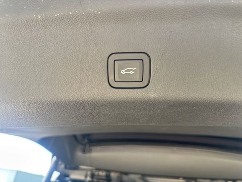 Used 2025 GMC Yukon Denali w/ Denali Reserve Package image 54