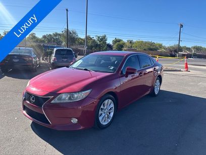 Used 2013 Lexus ES 300h w/ Luxury Pkg
