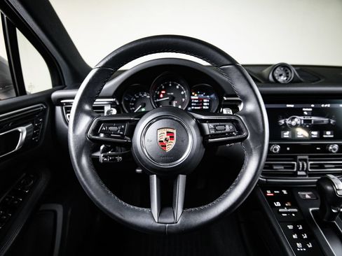 Certified 2023 Porsche Macan AWD/4WD image 26