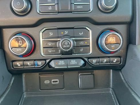 Used 2023 Chevrolet Tahoe Premier w/ Advanced Technology Package AWD/4WD image 39