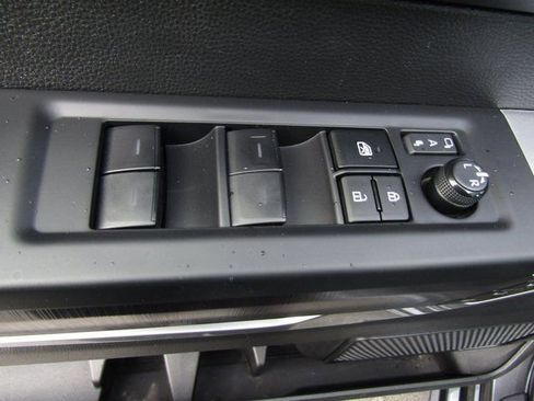 Used 2023 Toyota Tundra Platinum image 30