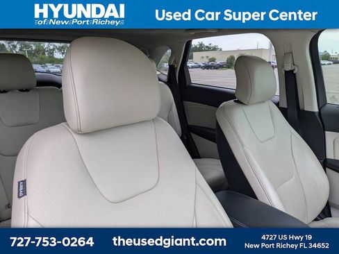 Used 2019 Ford Edge Titanium w/ Equipment Group 301A FWD image 6