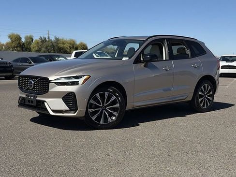 Used 2023 Volvo XC60 B5 Plus w/ Climate Package image 2