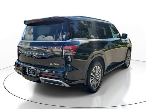 New 2026 INFINITI QX80 Luxe image 3