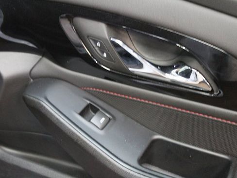 Used 2023 Chevrolet Traverse RS image 12