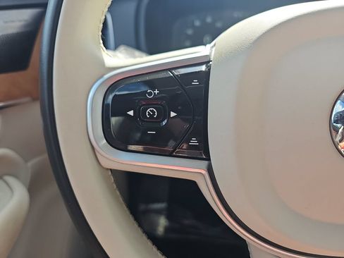 Used 2022 Volvo XC90 T6 Momentum w/ Advanced Package AWD/4WD image 17