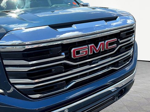 Used 2022 GMC Sierra 1500 SLT w/ SLT Premium Plus Package AWD/4WD image 33