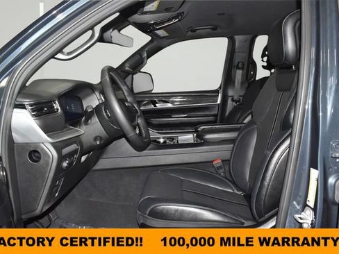 Certified 2024 Jeep Wagoneer L Series II w/ Flexible Seating Group AWD/4WD image 9