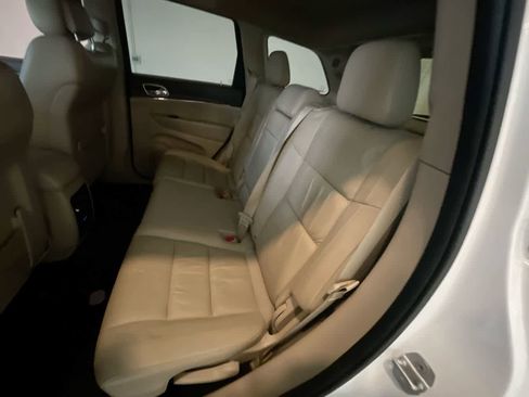 Used 2014 Jeep Grand Cherokee Limited image 22