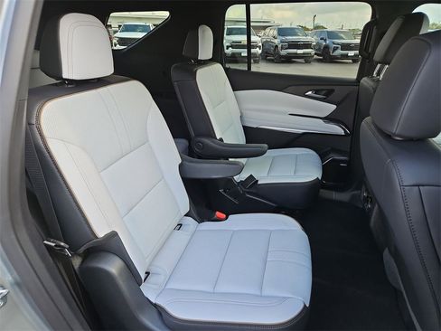 New 2026 Chevrolet Traverse High Country image 27