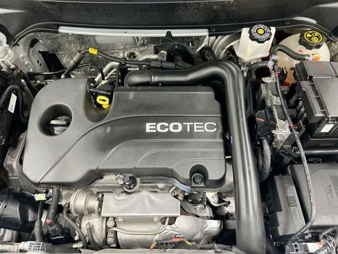 Used 2022 Chevrolet Equinox LS image 24