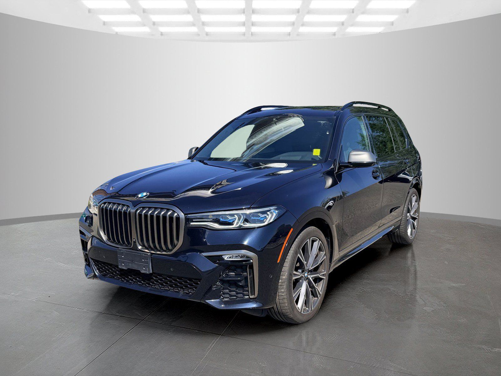 Used 2022 BMW X7 M50i w/ Cold Weather Package AWD/4WD image 1