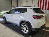 Used 2024 Jeep Compass Latitude image 3