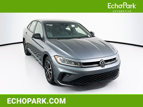 Used 2025 Volkswagen Jetta Sport image 1