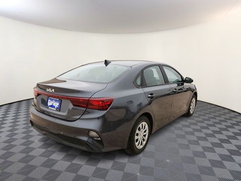 Used 2023 Kia Forte LX image 4